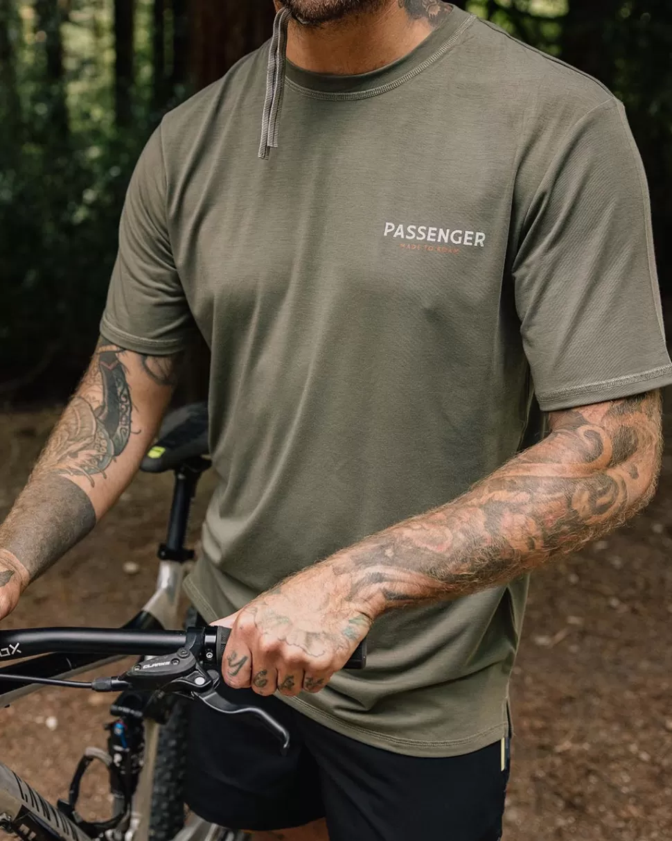 Store Passenger Calling Active Recycled T-Shirt Dusty Olive