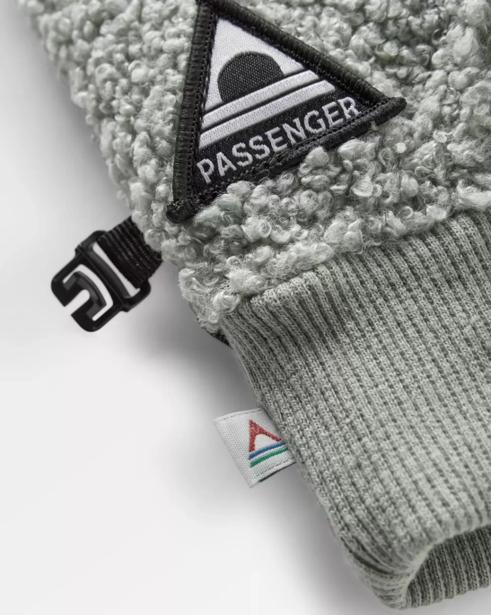 Clearance Passenger Snowfall 2.0 Recycled Sherpa Gloves Pistachio